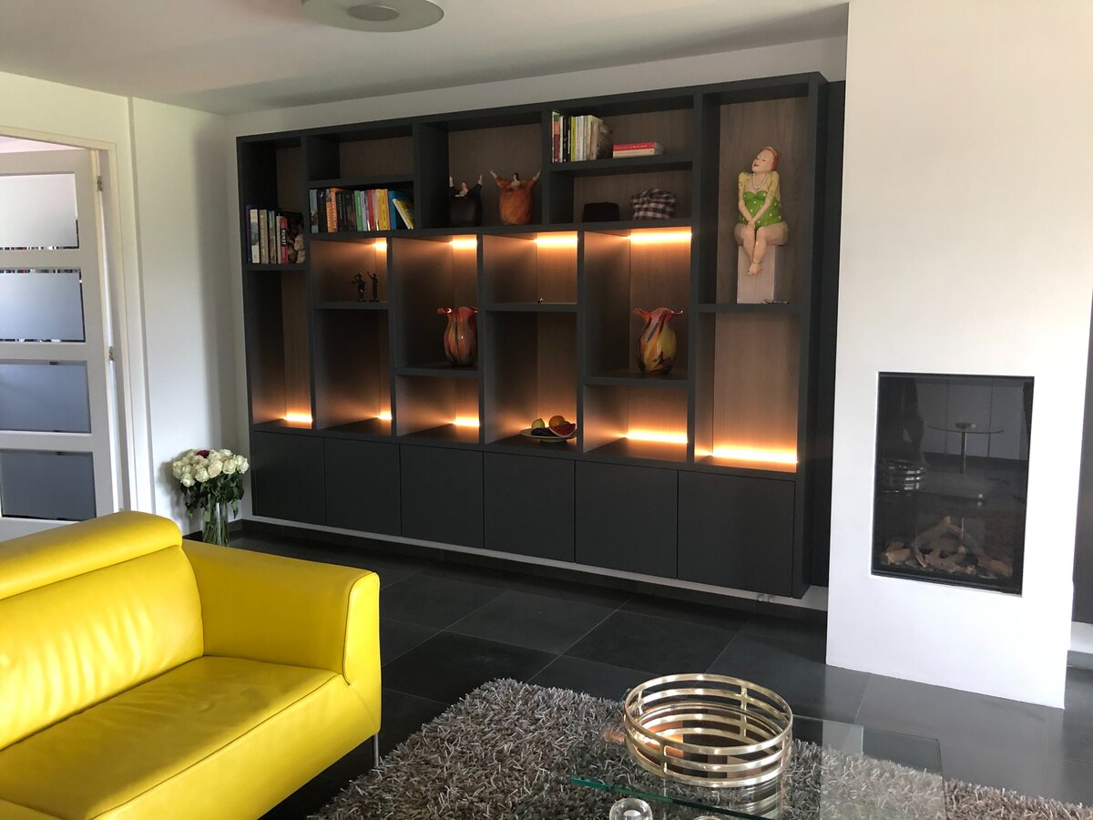 Wandkast op maat met verlichting